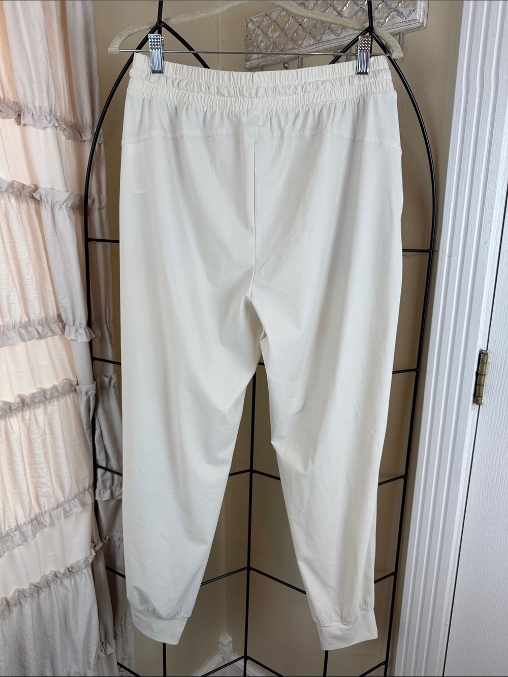 Old Navy Cream Off-White High Rise Go Dry Jogger Sweatpants Size M NWT - Picture 4 of 11